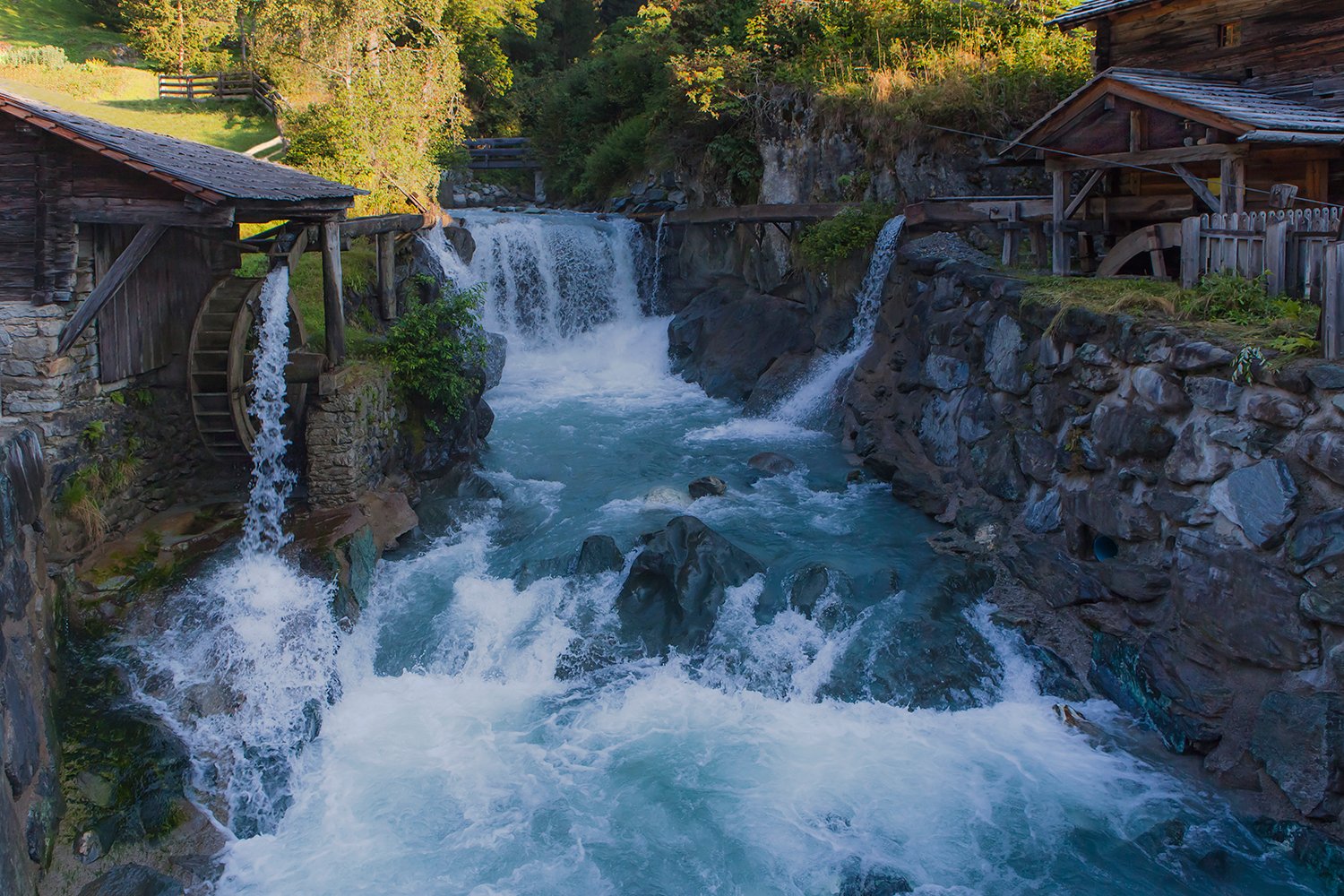 00033_HINTERB_1_5D_11AUG_2015_0330RCCz-40_15